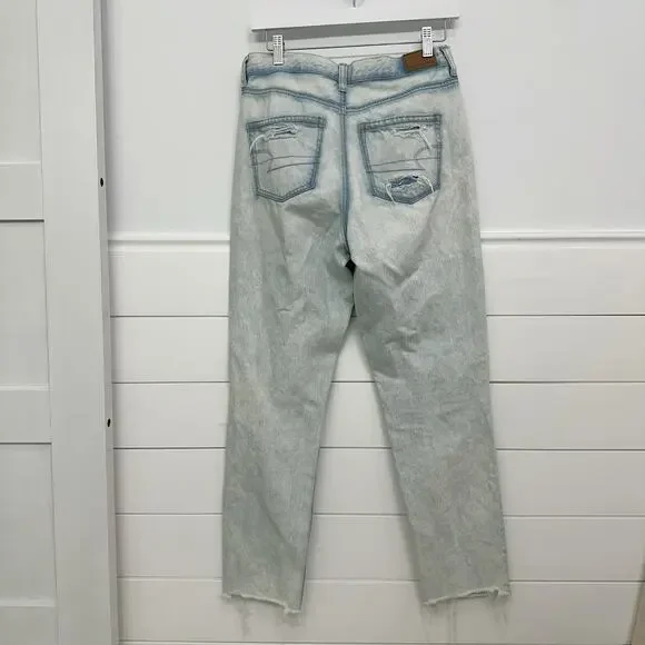 Women’s American Eagle Distressed Mom Jean Size 4 - Picture 5 of 7